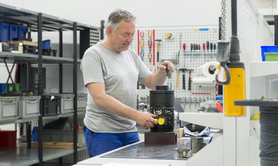 Constant Frequency Generator System